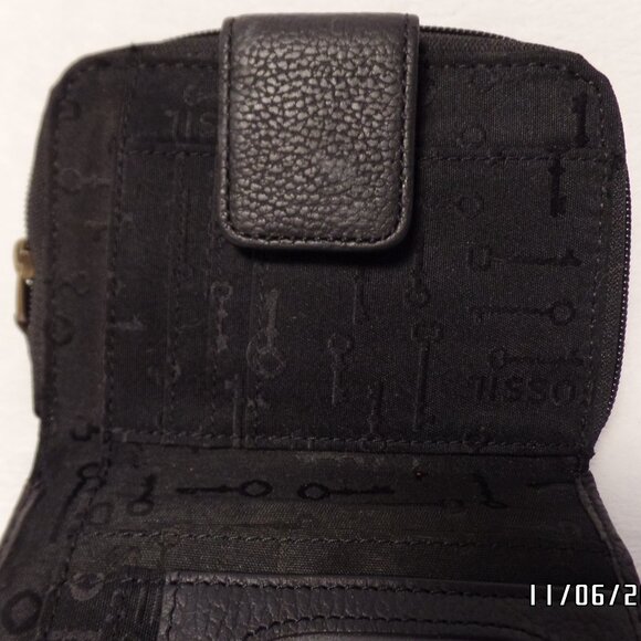 Black Fossil Leather Wallet - Picture 2 of 15